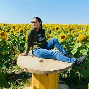 Meet your Posher, Crystal